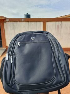 Sac noir de très bonne qualité.